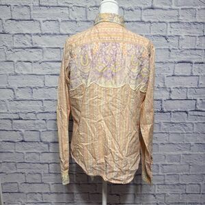 Twenty X tailored fit button up shirt. Size M